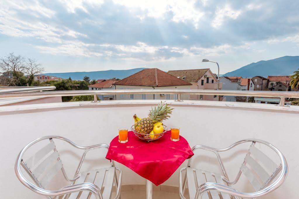 Perper Hotel Donja Lastva Exterior photo